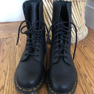 DR. MARTENS - BRAND NEW, NEVER WORN (W 10/ M 8)